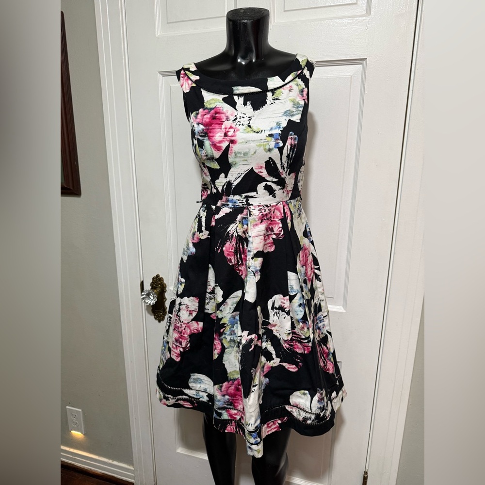 Womens Floral White House Black Market Dress‎ Size 0